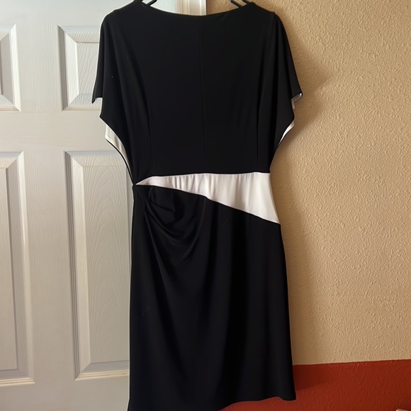 Dress - Picture 4 of 5